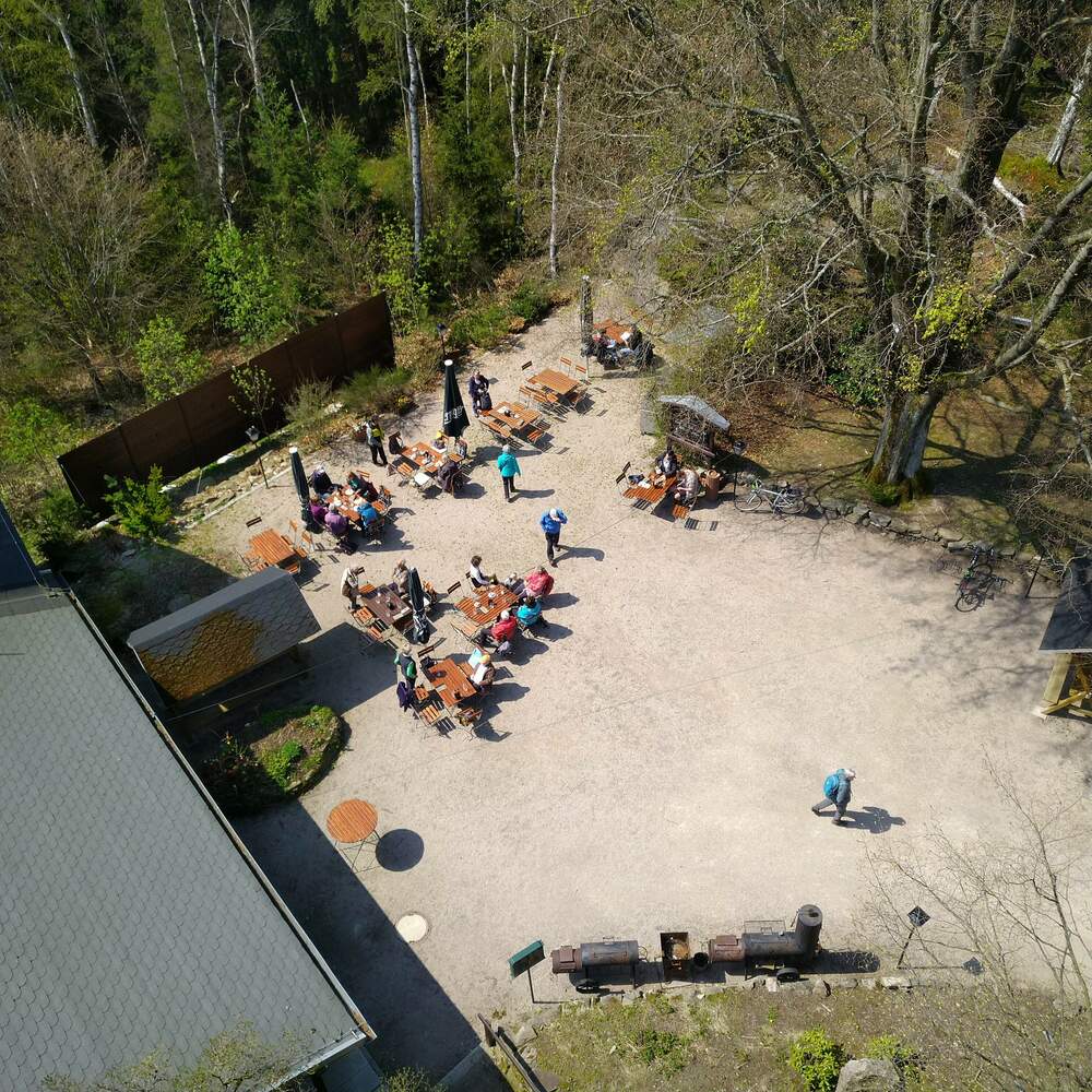 06-Blick auf den Biergarten von oben